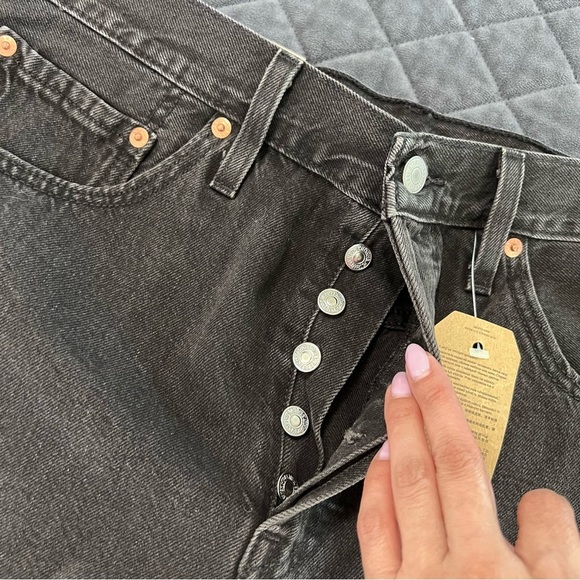 Levi’s 501 Shorts Women's 31 Distressed Jean High Rise Cut Off Black B22 - Picture 6 of 9